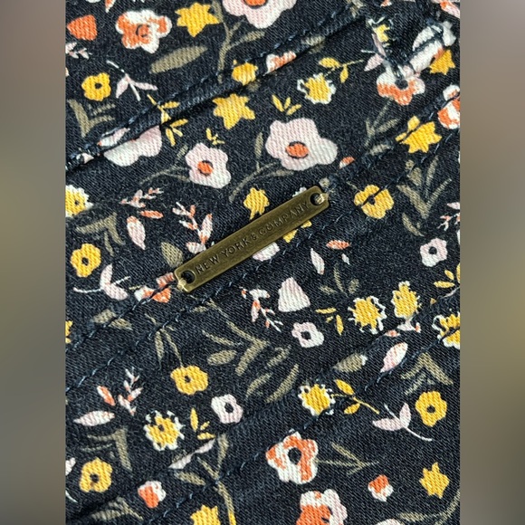 Women’s Floral Black Jeans - Picture 4 of 5